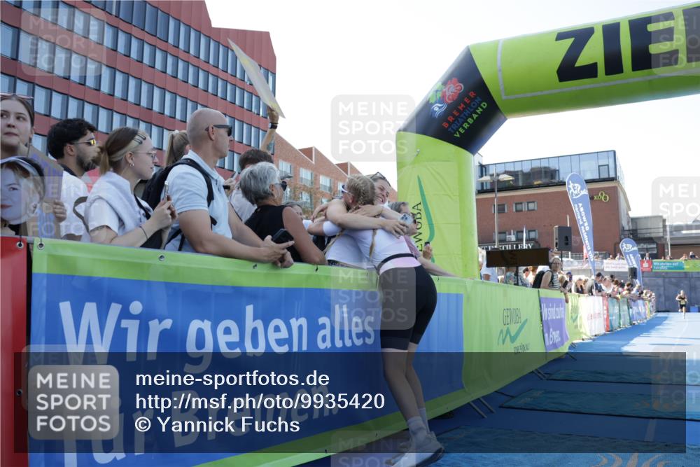 09.08.2026 - GEWOBA Citytriathlon Bremen Yannick Fuchs http://msf.ph/oto/9935420 09.08.2026 11:39:22 Ziel 443 meine-sportfotos.de