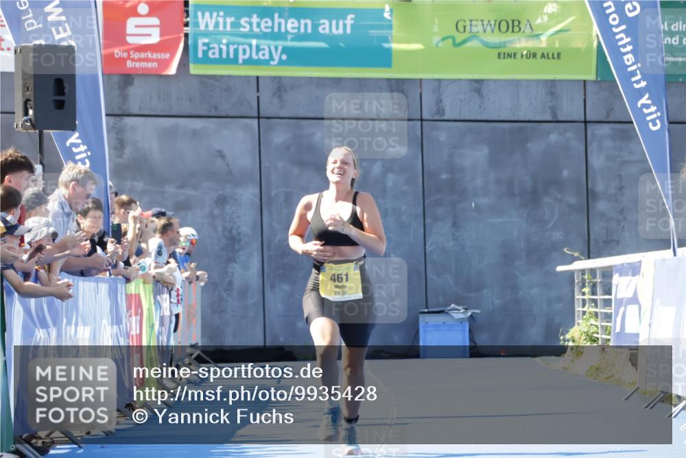 09.08.2026 - GEWOBA Citytriathlon Bremen Yannick Fuchs http://msf.ph/oto/9935428 09.08.2026 11:39:26 Ziel 461 meine-sportfotos.de