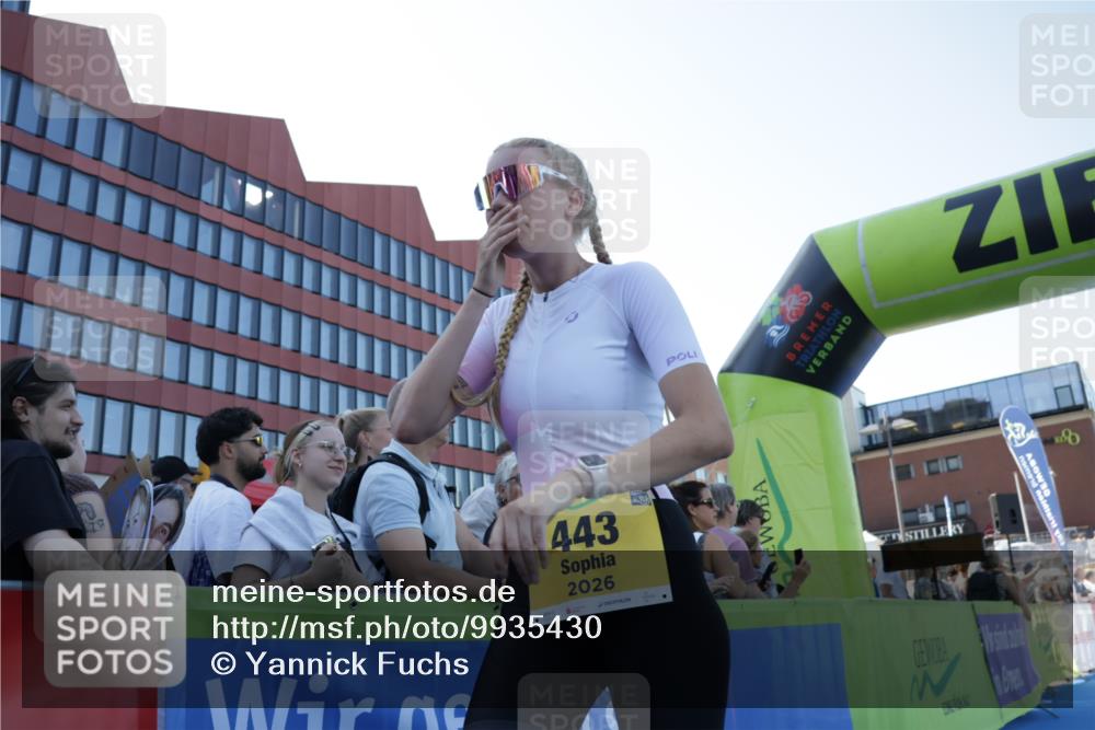 09.08.2026 - GEWOBA Citytriathlon Bremen Yannick Fuchs http://msf.ph/oto/9935430 09.08.2026 11:39:27 Ziel 461 meine-sportfotos.de