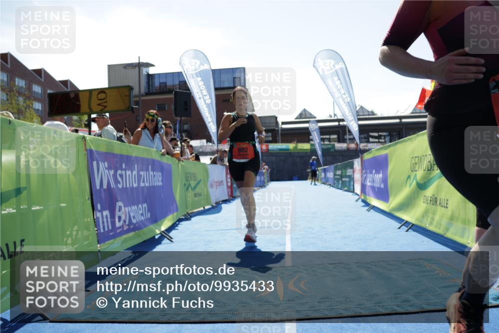 09.08.2026 - GEWOBA Citytriathlon Bremen Yannick Fuchs http://msf.ph/oto/9935433 09.08.2026 14:50:45 Ziel 899, 922, 962 meine-sportfotos.de