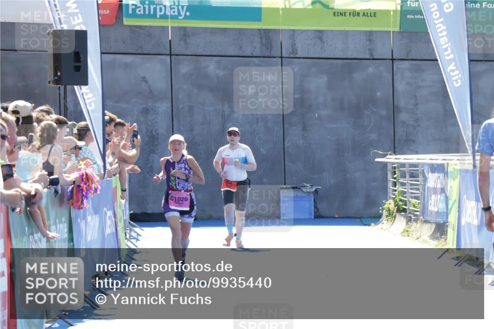 09.08.2026 - GEWOBA Citytriathlon Bremen Yannick Fuchs http://msf.ph/oto/9935440 09.08.2026 14:51:02 Ziel  meine-sportfotos.de