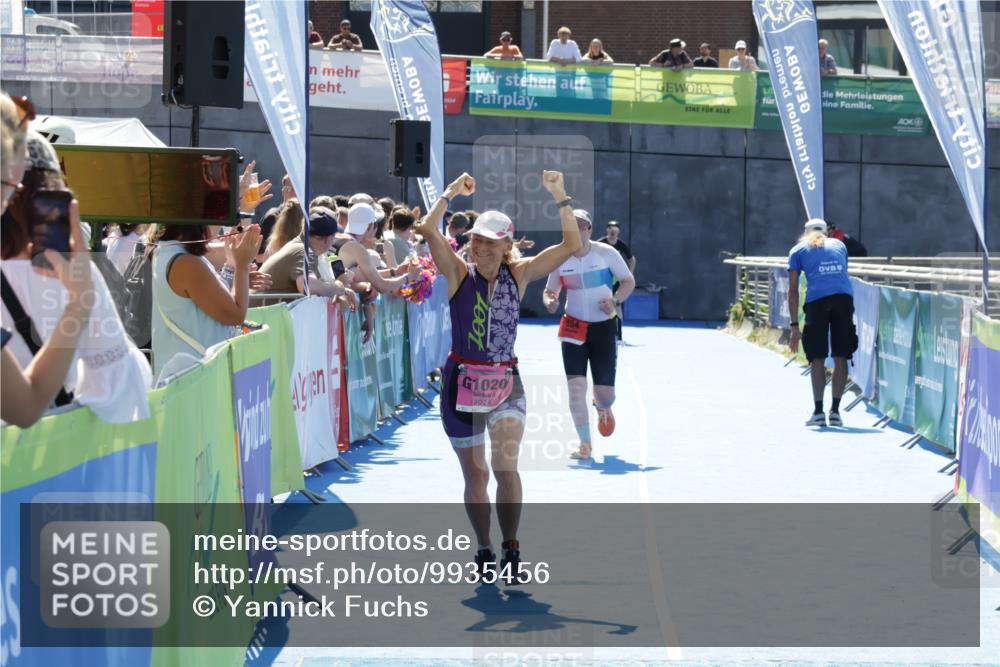 09.08.2026 - GEWOBA Citytriathlon Bremen Yannick Fuchs http://msf.ph/oto/9935456 09.08.2026 14:51:09 Ziel 554, 1020, 1020 meine-sportfotos.de