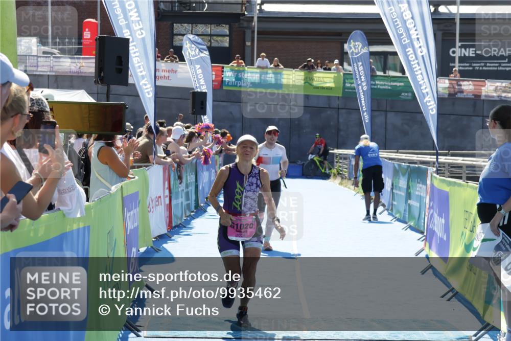 09.08.2026 - GEWOBA Citytriathlon Bremen Yannick Fuchs http://msf.ph/oto/9935462 09.08.2026 14:51:10 Ziel 554, 1020, 1020 meine-sportfotos.de