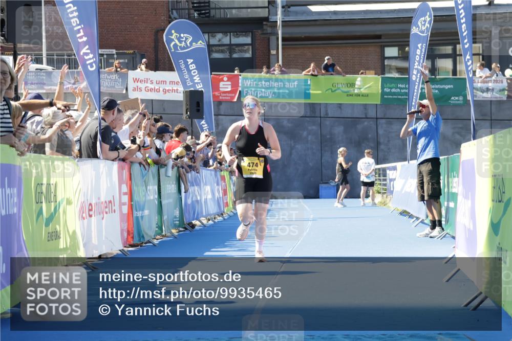 09.08.2026 - GEWOBA Citytriathlon Bremen Yannick Fuchs http://msf.ph/oto/9935465 09.08.2026 11:39:38 Ziel 474 meine-sportfotos.de