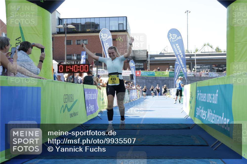 09.08.2026 - GEWOBA Citytriathlon Bremen Yannick Fuchs http://msf.ph/oto/9935507 09.08.2026 11:40:04 Ziel 433 meine-sportfotos.de