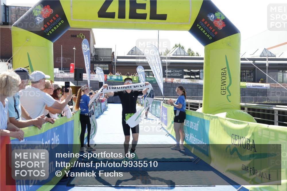 09.08.2026 - GEWOBA Citytriathlon Bremen Yannick Fuchs http://msf.ph/oto/9935510 09.08.2026 14:51:19 Ziel 30 meine-sportfotos.de