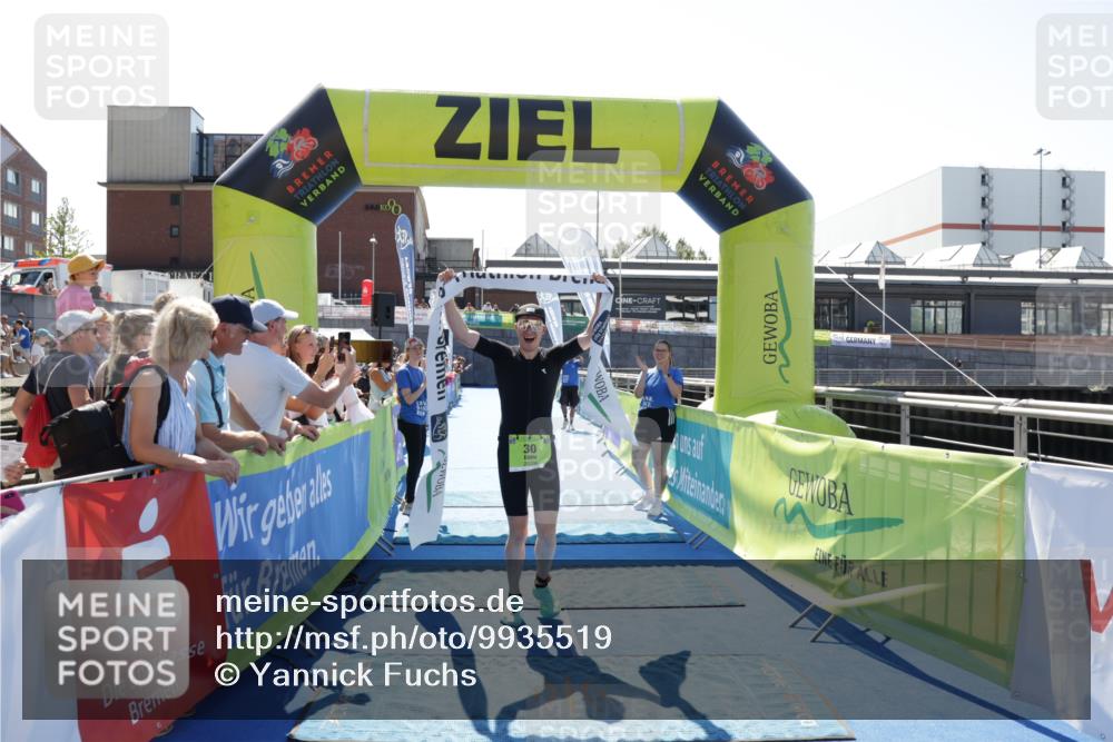 09.08.2026 - GEWOBA Citytriathlon Bremen Yannick Fuchs http://msf.ph/oto/9935519 09.08.2026 14:51:19 Ziel 30 meine-sportfotos.de