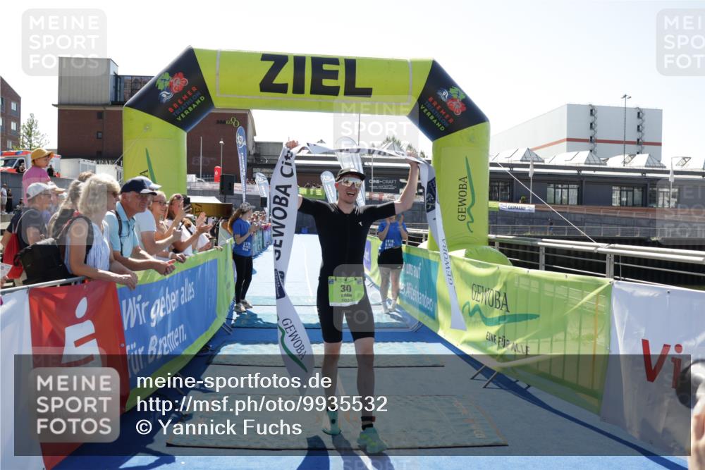 09.08.2026 - GEWOBA Citytriathlon Bremen Yannick Fuchs http://msf.ph/oto/9935532 09.08.2026 14:51:21 Ziel 30 meine-sportfotos.de
