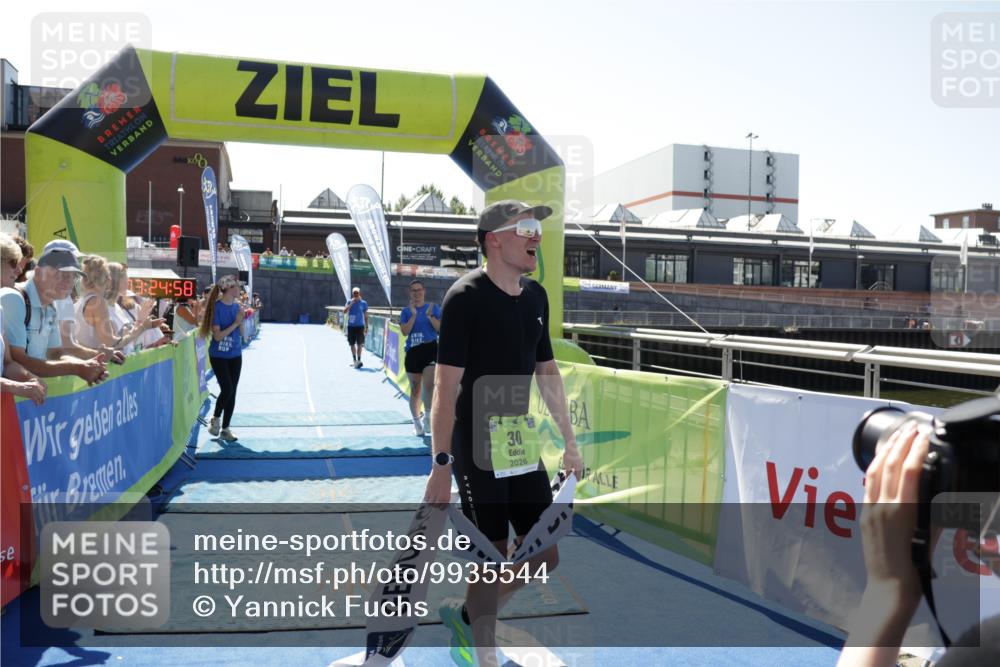 09.08.2026 - GEWOBA Citytriathlon Bremen Yannick Fuchs http://msf.ph/oto/9935544 09.08.2026 14:51:22 Ziel 30 meine-sportfotos.de