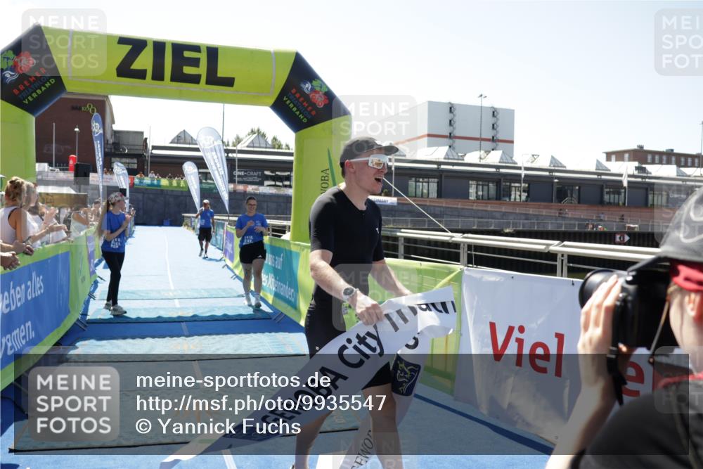09.08.2026 - GEWOBA Citytriathlon Bremen Yannick Fuchs http://msf.ph/oto/9935547 09.08.2026 14:51:22 Ziel 30 meine-sportfotos.de