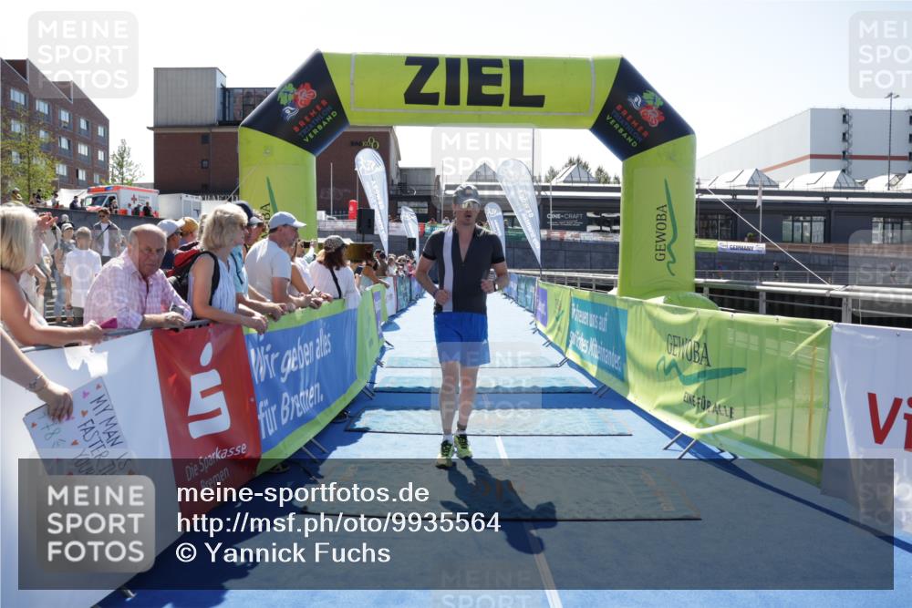09.08.2026 - GEWOBA Citytriathlon Bremen Yannick Fuchs http://msf.ph/oto/9935564 09.08.2026 14:51:47 Ziel 733 meine-sportfotos.de
