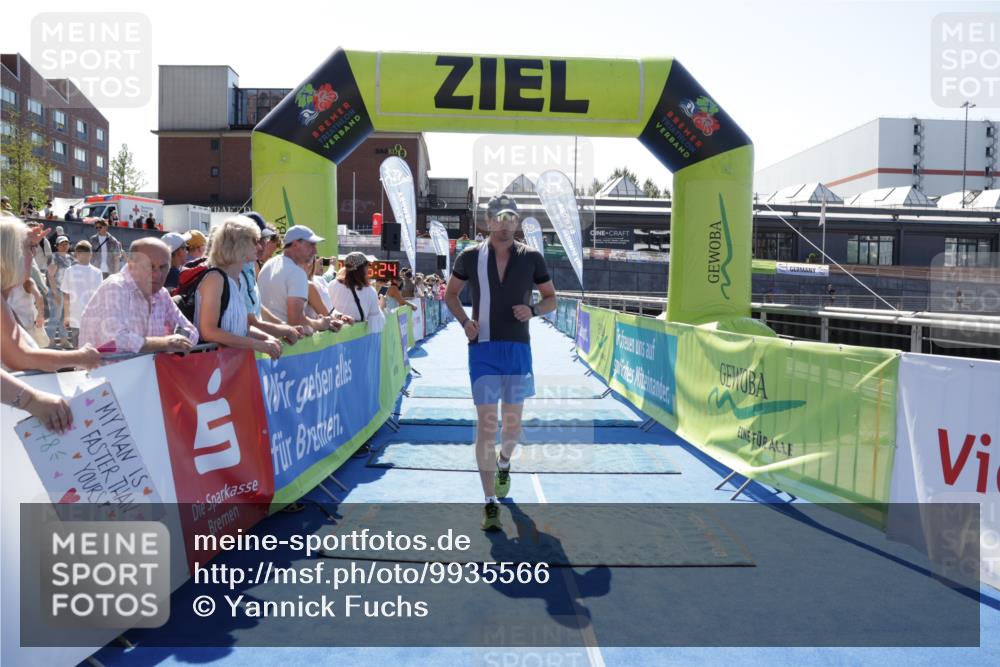 09.08.2026 - GEWOBA Citytriathlon Bremen Yannick Fuchs http://msf.ph/oto/9935566 09.08.2026 14:51:47 Ziel 733 meine-sportfotos.de