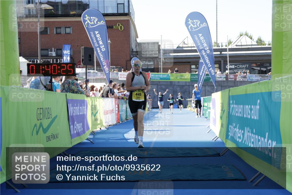 09.08.2026 - GEWOBA Citytriathlon Bremen Yannick Fuchs http://msf.ph/oto/9935622 09.08.2026 11:40:29 Ziel 445 meine-sportfotos.de