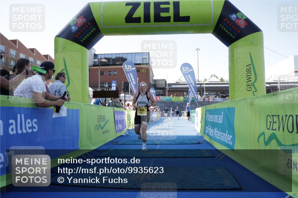 09.08.2026 - GEWOBA Citytriathlon Bremen Yannick Fuchs http://msf.ph/oto/9935623 09.08.2026 11:40:30 Ziel 445 meine-sportfotos.de