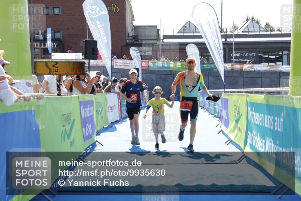 09.08.2026 - GEWOBA Citytriathlon Bremen Yannick Fuchs http://msf.ph/oto/9935630 09.08.2026 14:52:24 Ziel 753 meine-sportfotos.de