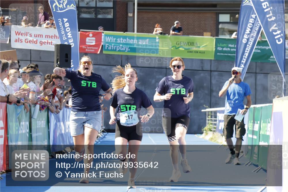09.08.2026 - GEWOBA Citytriathlon Bremen Yannick Fuchs http://msf.ph/oto/9935642 09.08.2026 11:40:35 Ziel 217 meine-sportfotos.de