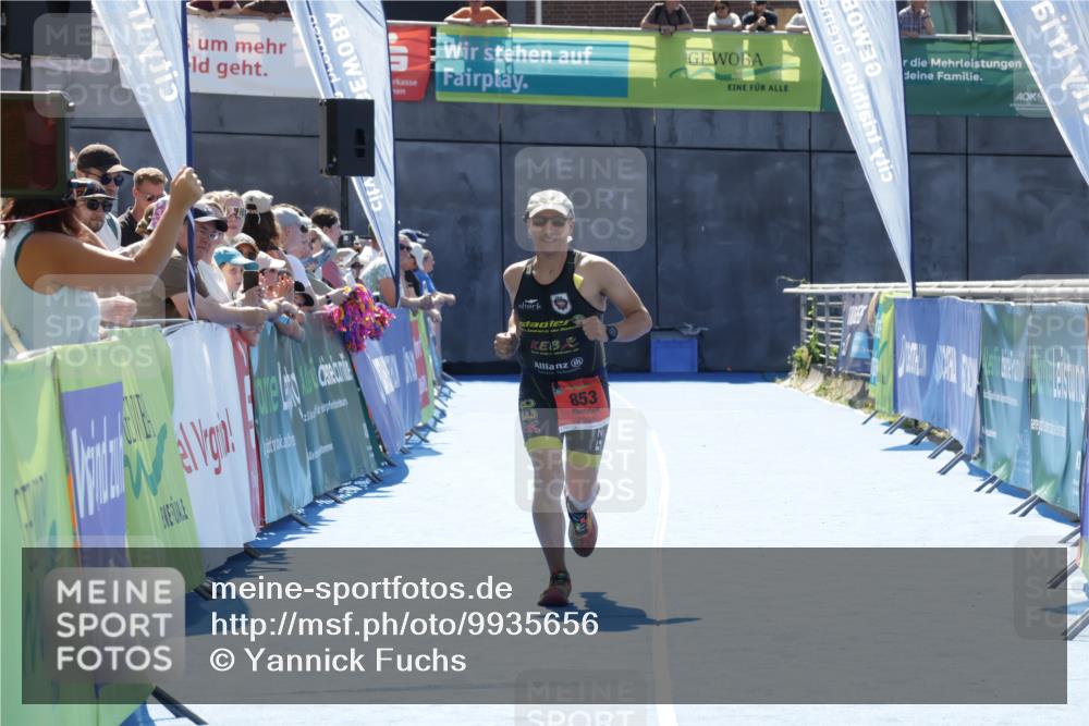 09.08.2026 - GEWOBA Citytriathlon Bremen Yannick Fuchs http://msf.ph/oto/9935656 09.08.2026 14:52:43 Ziel 853 meine-sportfotos.de