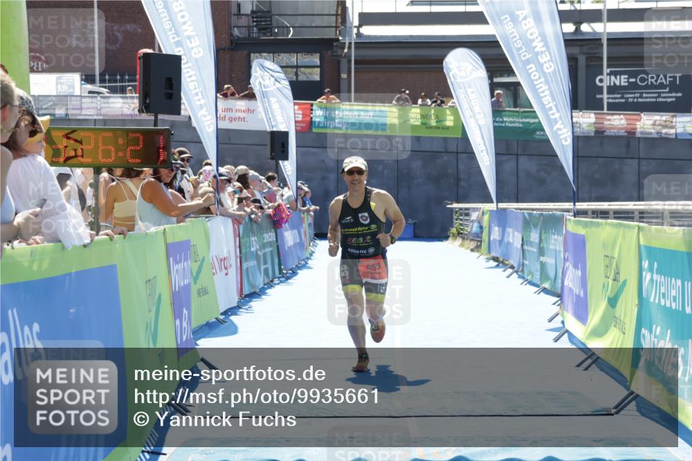 09.08.2026 - GEWOBA Citytriathlon Bremen Yannick Fuchs http://msf.ph/oto/9935661 09.08.2026 14:52:44 Ziel 853 meine-sportfotos.de