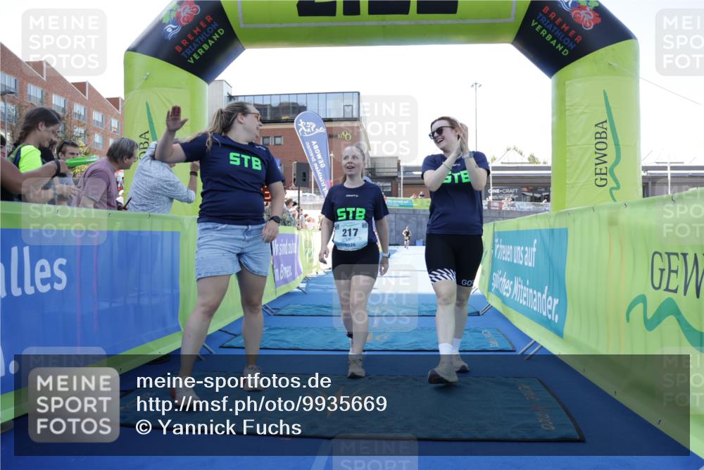 09.08.2026 - GEWOBA Citytriathlon Bremen Yannick Fuchs http://msf.ph/oto/9935669 09.08.2026 11:40:39 Ziel 217 meine-sportfotos.de