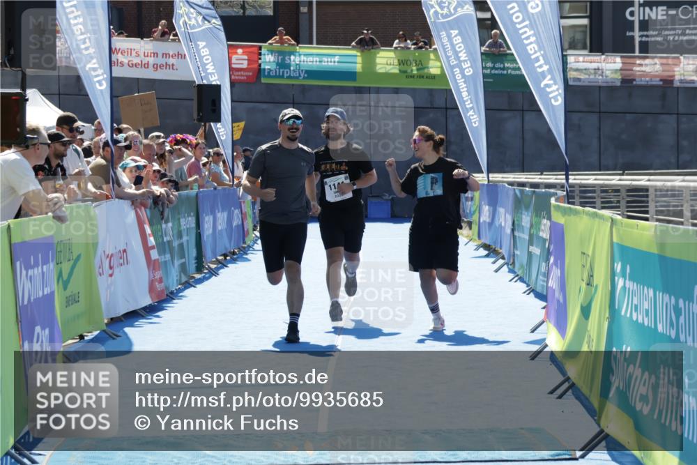 09.08.2026 - GEWOBA Citytriathlon Bremen Yannick Fuchs http://msf.ph/oto/9935685 09.08.2026 14:54:12 Ziel 1141 meine-sportfotos.de