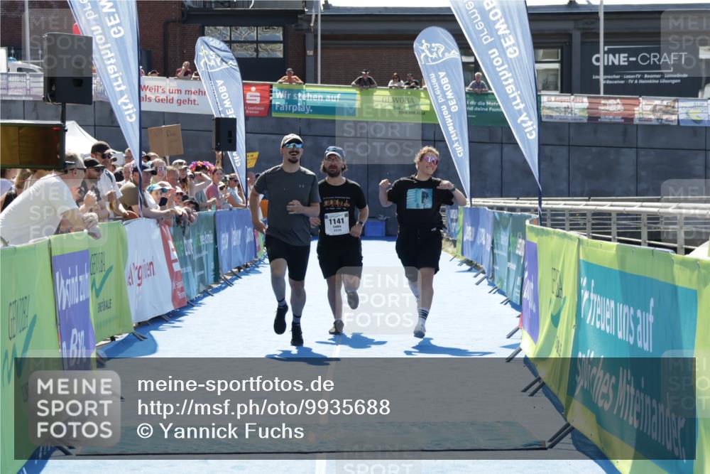 09.08.2026 - GEWOBA Citytriathlon Bremen Yannick Fuchs http://msf.ph/oto/9935688 09.08.2026 14:54:12 Ziel 1141 meine-sportfotos.de