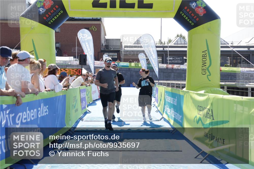 09.08.2026 - GEWOBA Citytriathlon Bremen Yannick Fuchs http://msf.ph/oto/9935697 09.08.2026 14:54:14 Ziel 1141 meine-sportfotos.de