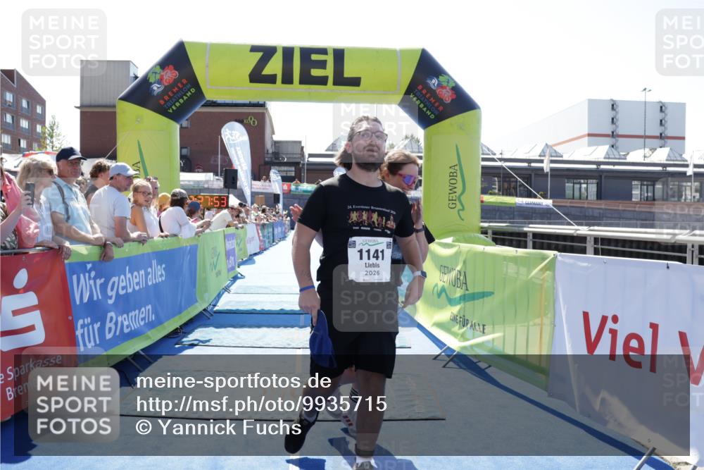 09.08.2026 - GEWOBA Citytriathlon Bremen Yannick Fuchs http://msf.ph/oto/9935715 09.08.2026 14:54:17 Ziel 1141 meine-sportfotos.de