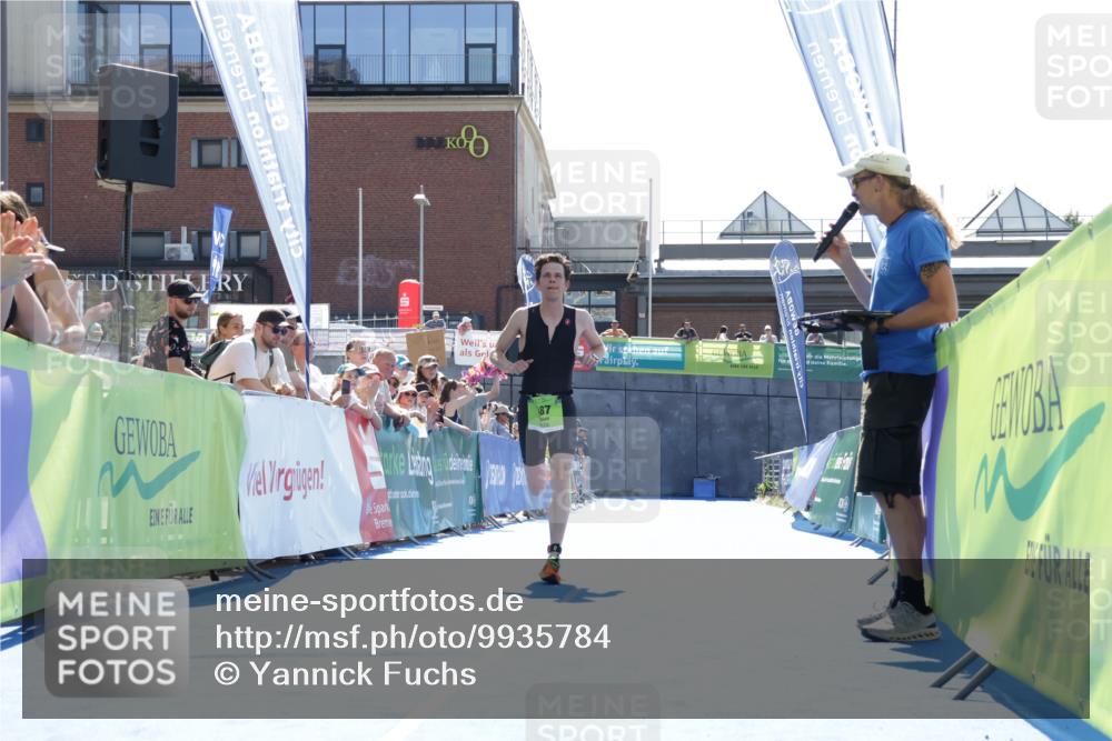 09.08.2026 - GEWOBA Citytriathlon Bremen Yannick Fuchs http://msf.ph/oto/9935784 09.08.2026 14:56:02 Ziel 187 meine-sportfotos.de