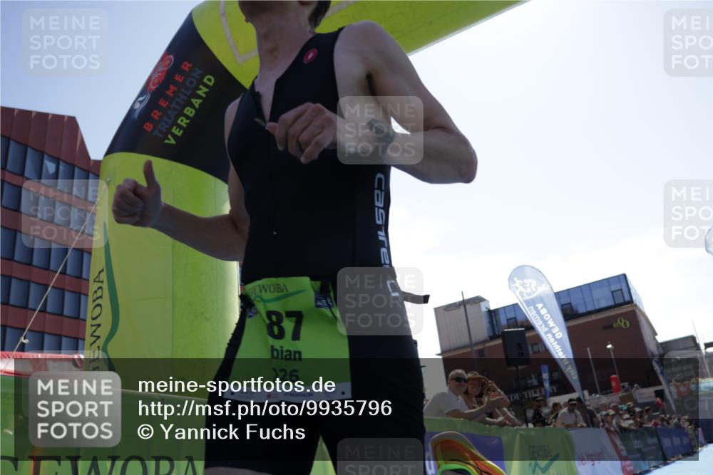 09.08.2026 - GEWOBA Citytriathlon Bremen Yannick Fuchs http://msf.ph/oto/9935796 09.08.2026 14:56:04 Ziel 187 meine-sportfotos.de