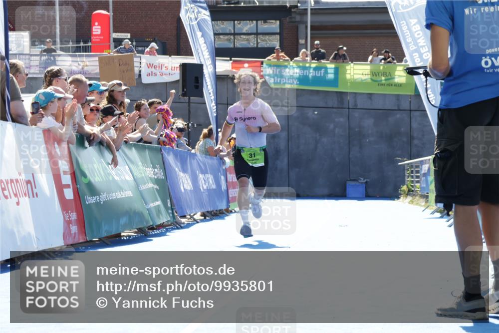 09.08.2026 - GEWOBA Citytriathlon Bremen Yannick Fuchs http://msf.ph/oto/9935801 09.08.2026 14:56:22 Ziel 31 meine-sportfotos.de