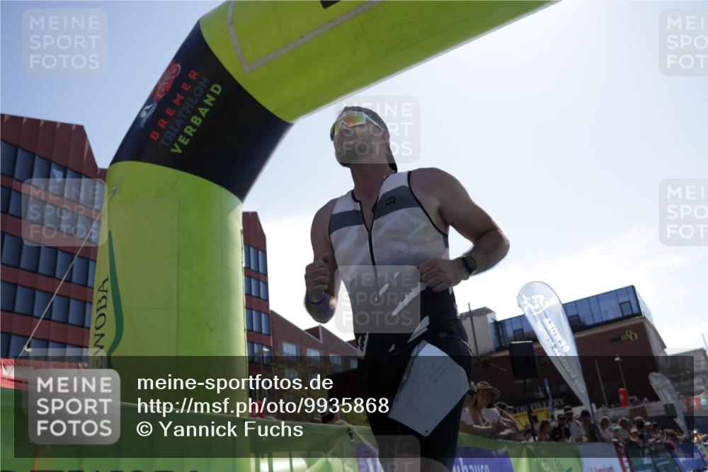 09.08.2026 - GEWOBA Citytriathlon Bremen Yannick Fuchs http://msf.ph/oto/9935868 09.08.2026 14:57:43 Ziel 1006, 1006 meine-sportfotos.de