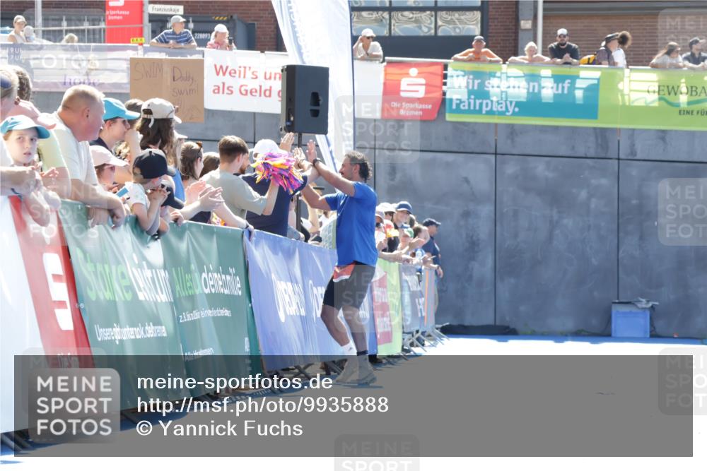 09.08.2026 - GEWOBA Citytriathlon Bremen Yannick Fuchs http://msf.ph/oto/9935888 09.08.2026 14:57:55 Ziel 946 meine-sportfotos.de
