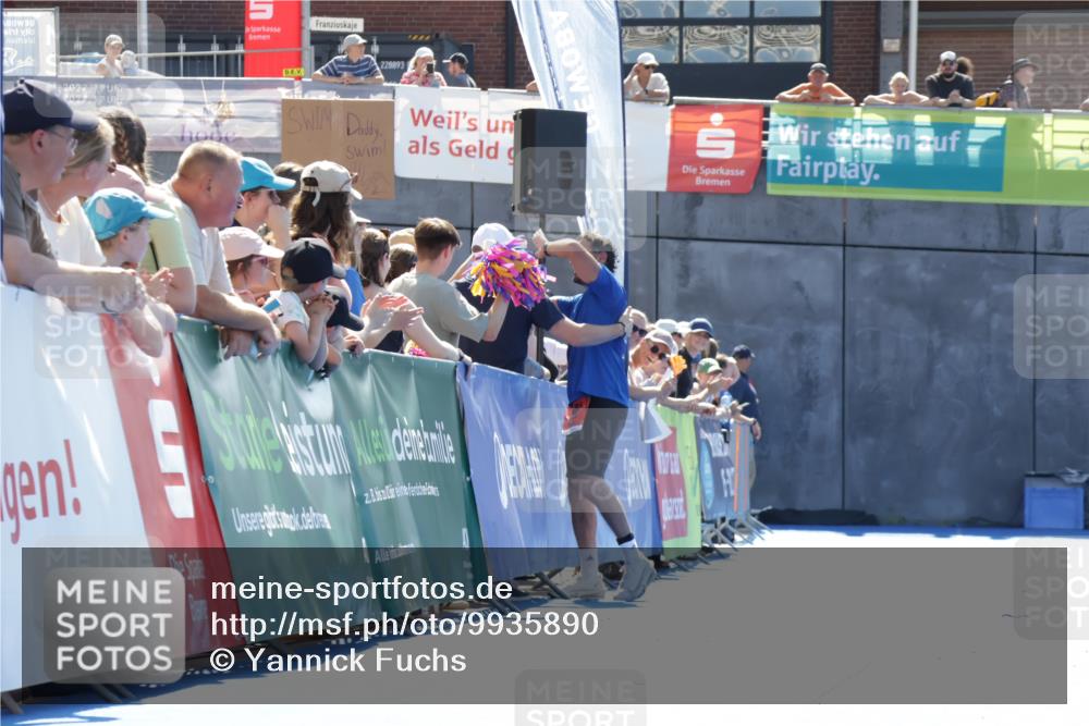 09.08.2026 - GEWOBA Citytriathlon Bremen Yannick Fuchs http://msf.ph/oto/9935890 09.08.2026 14:57:56 Ziel 946 meine-sportfotos.de