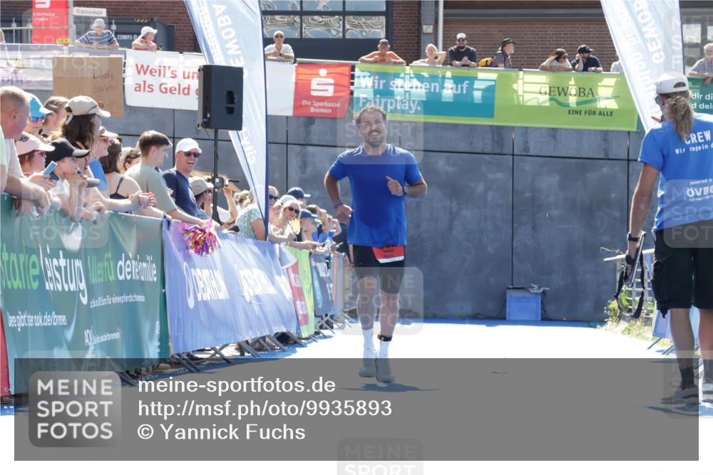 09.08.2026 - GEWOBA Citytriathlon Bremen Yannick Fuchs http://msf.ph/oto/9935893 09.08.2026 14:58:00 Ziel 681 meine-sportfotos.de