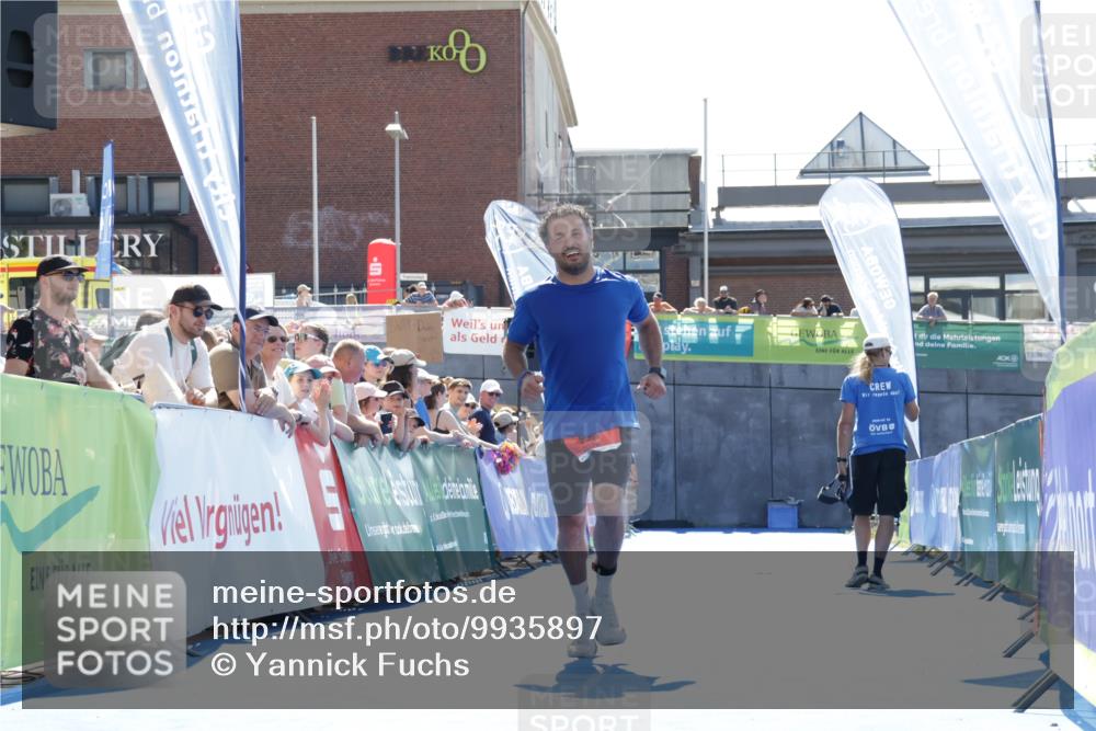 09.08.2026 - GEWOBA Citytriathlon Bremen Yannick Fuchs http://msf.ph/oto/9935897 09.08.2026 14:58:02 Ziel 681 meine-sportfotos.de