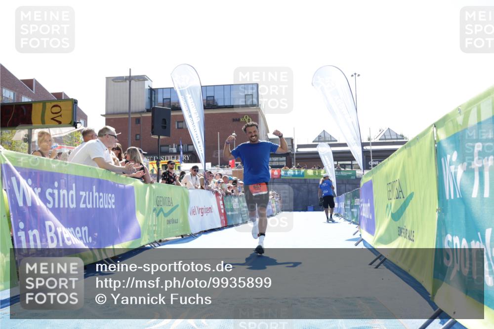 09.08.2026 - GEWOBA Citytriathlon Bremen Yannick Fuchs http://msf.ph/oto/9935899 09.08.2026 14:58:03 Ziel 681 meine-sportfotos.de