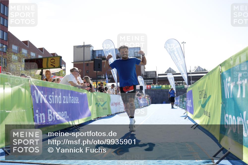 09.08.2026 - GEWOBA Citytriathlon Bremen Yannick Fuchs http://msf.ph/oto/9935901 09.08.2026 14:58:04 Ziel 681 meine-sportfotos.de