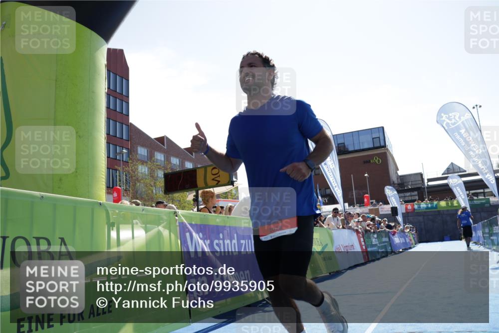 09.08.2026 - GEWOBA Citytriathlon Bremen Yannick Fuchs http://msf.ph/oto/9935905 09.08.2026 14:58:05 Ziel 681 meine-sportfotos.de