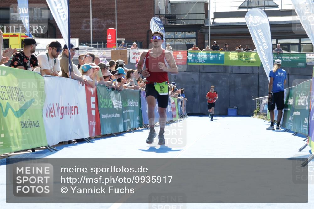09.08.2026 - GEWOBA Citytriathlon Bremen Yannick Fuchs http://msf.ph/oto/9935917 09.08.2026 14:58:37 Ziel 23 meine-sportfotos.de