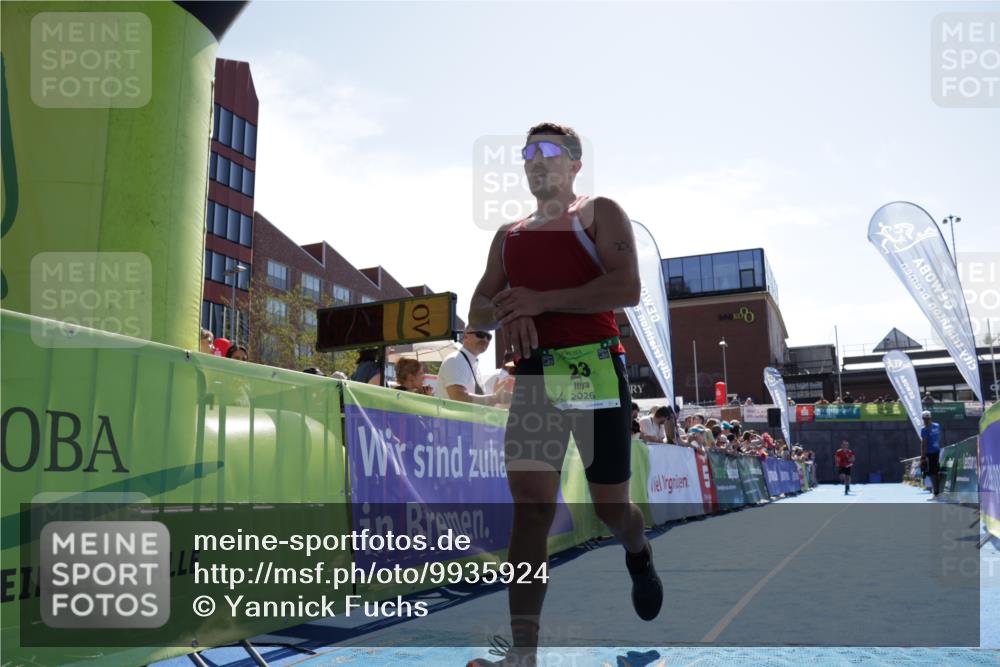 09.08.2026 - GEWOBA Citytriathlon Bremen Yannick Fuchs http://msf.ph/oto/9935924 09.08.2026 14:58:39 Ziel 23 meine-sportfotos.de