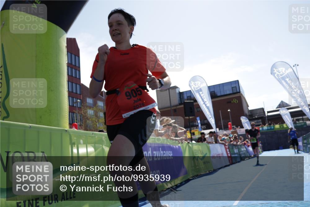 09.08.2026 - GEWOBA Citytriathlon Bremen Yannick Fuchs http://msf.ph/oto/9935939 09.08.2026 14:58:45 Ziel 188, 905 meine-sportfotos.de