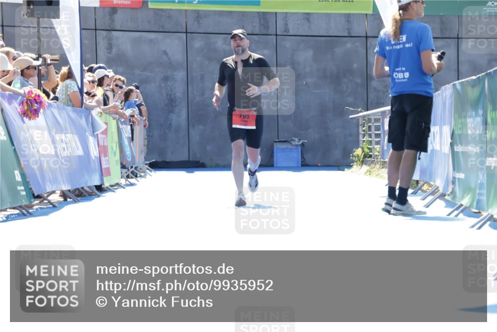 09.08.2026 - GEWOBA Citytriathlon Bremen Yannick Fuchs http://msf.ph/oto/9935952 09.08.2026 14:59:07 Ziel  meine-sportfotos.de