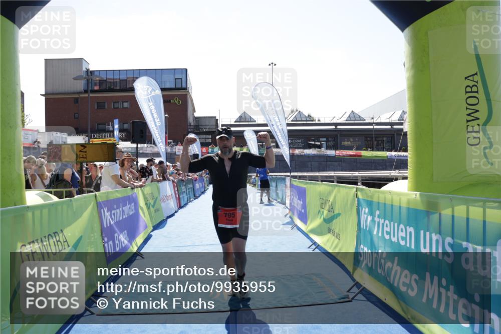 09.08.2026 - GEWOBA Citytriathlon Bremen Yannick Fuchs http://msf.ph/oto/9935955 09.08.2026 14:59:13 Ziel 795 meine-sportfotos.de