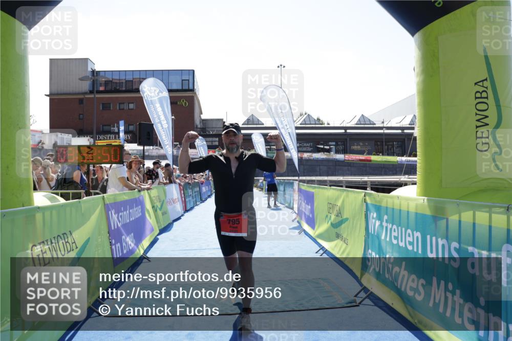 09.08.2026 - GEWOBA Citytriathlon Bremen Yannick Fuchs http://msf.ph/oto/9935956 09.08.2026 14:59:13 Ziel 795 meine-sportfotos.de