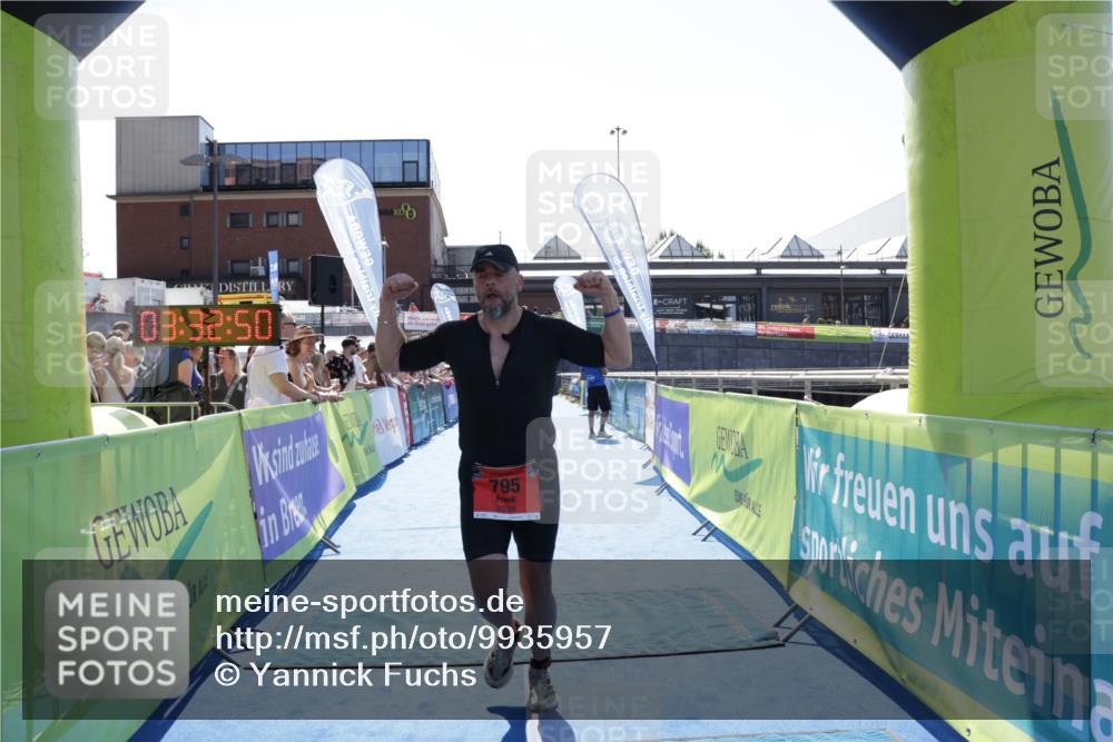 09.08.2026 - GEWOBA Citytriathlon Bremen Yannick Fuchs http://msf.ph/oto/9935957 09.08.2026 14:59:13 Ziel 795 meine-sportfotos.de
