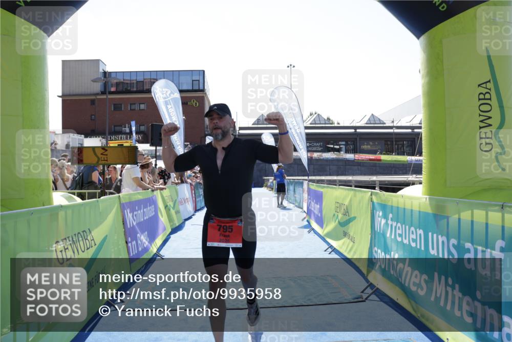 09.08.2026 - GEWOBA Citytriathlon Bremen Yannick Fuchs http://msf.ph/oto/9935958 09.08.2026 14:59:14 Ziel 795 meine-sportfotos.de