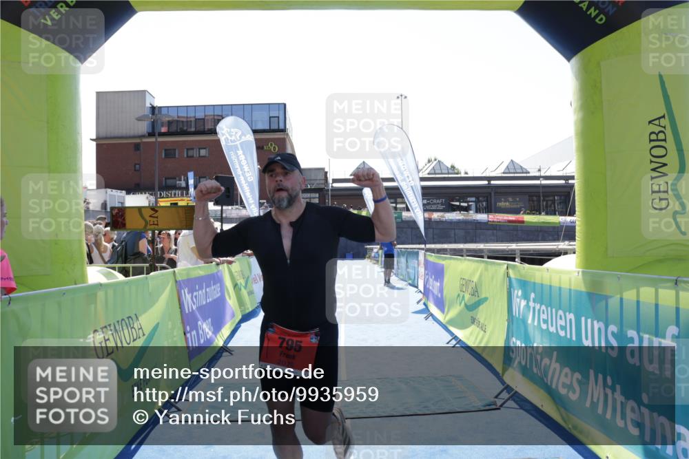 09.08.2026 - GEWOBA Citytriathlon Bremen Yannick Fuchs http://msf.ph/oto/9935959 09.08.2026 14:59:14 Ziel 795 meine-sportfotos.de