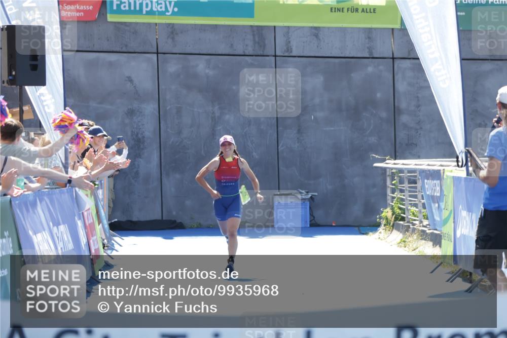 09.08.2026 - GEWOBA Citytriathlon Bremen Yannick Fuchs http://msf.ph/oto/9935968 09.08.2026 14:59:36 Ziel  meine-sportfotos.de