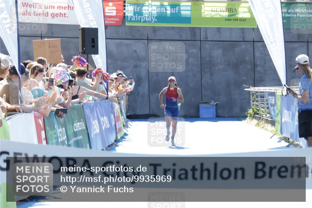09.08.2026 - GEWOBA Citytriathlon Bremen Yannick Fuchs http://msf.ph/oto/9935969 09.08.2026 14:59:37 Ziel  meine-sportfotos.de