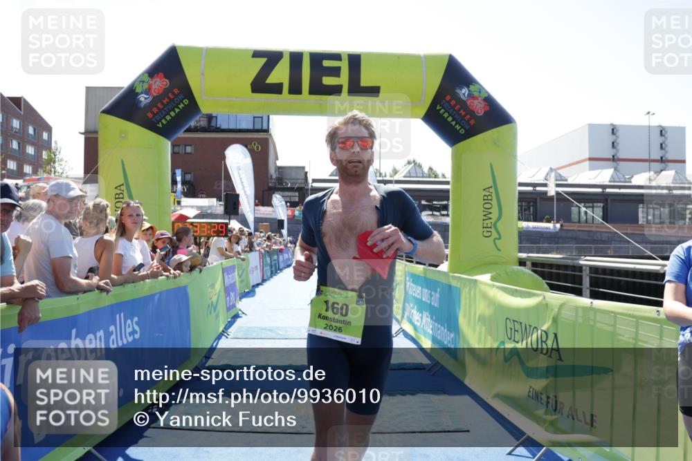 09.08.2026 - GEWOBA Citytriathlon Bremen Yannick Fuchs http://msf.ph/oto/9936010 09.08.2026 14:59:52 Ziel 160 meine-sportfotos.de